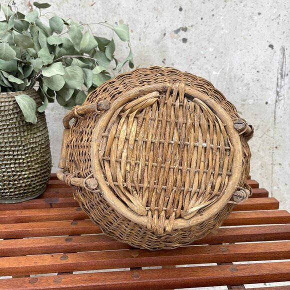 Vintage MCM Wicker Hanging Basket Bentwood Bamboo Structural Handle Large - Picture 6 of 7